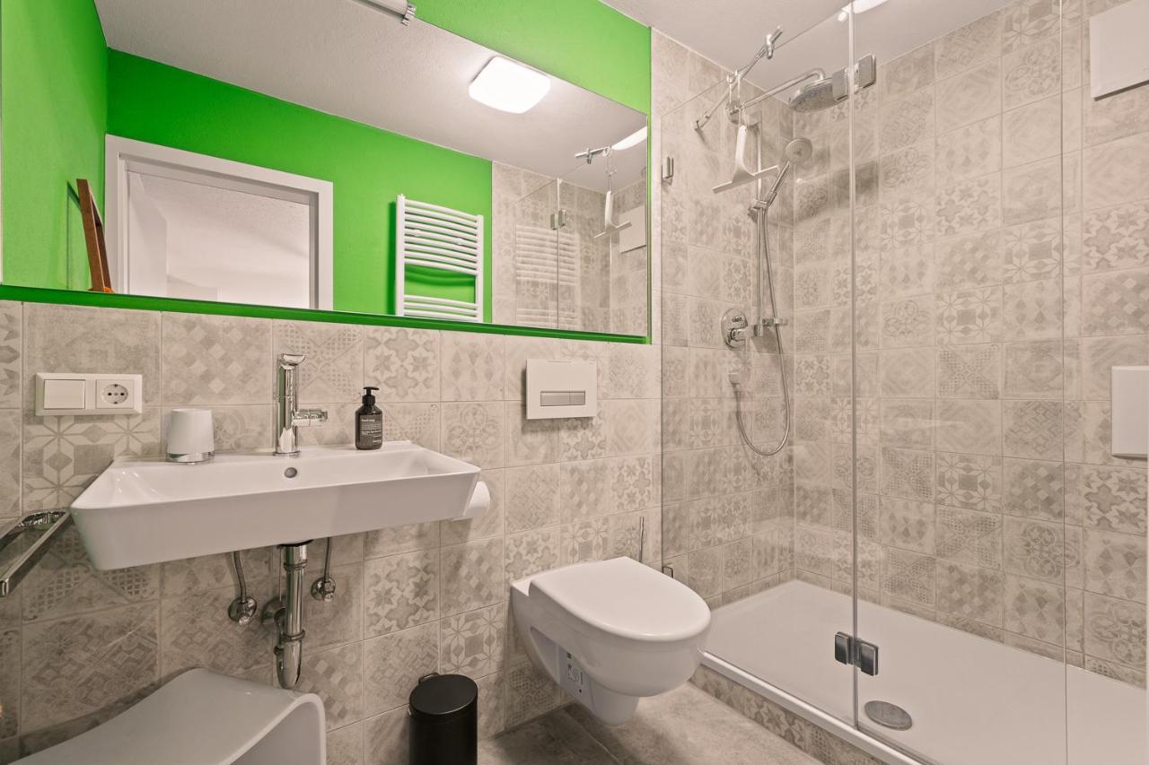 Farbenfrohe Altbauwohnung, Top Ausstattung FDH Exterior foto